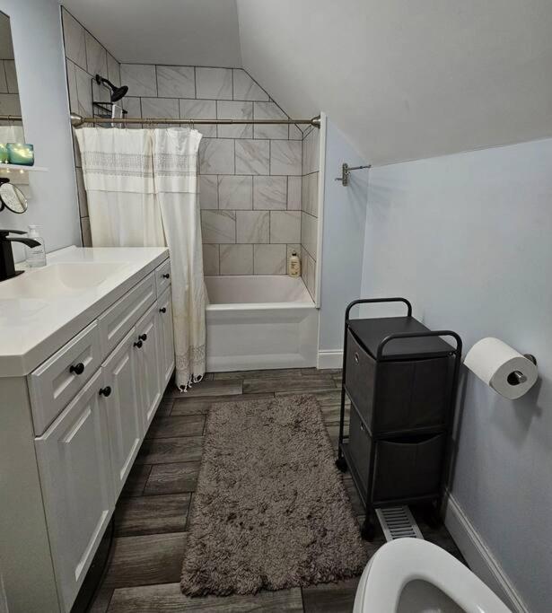 W Zuku The Cat - 10 Mins From Downtown, 20 From Airport Séjour chez l'habitant Indianapolis