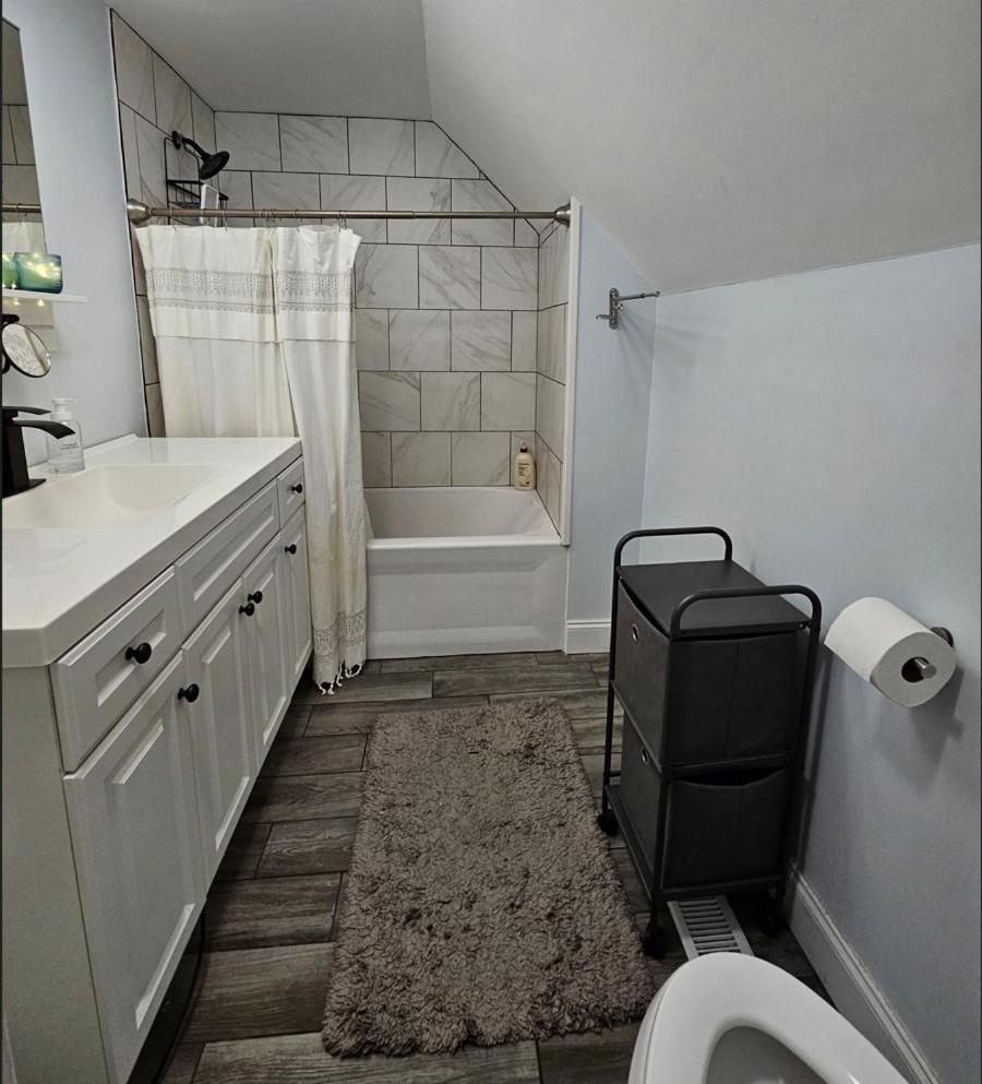 Quarto em Acomodações Particulares W Zuku The Cat - 10 Mins From Downtown, 20 From Airport